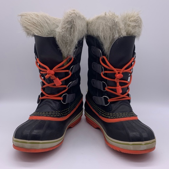 Sorel boots - Picture 3 of 8